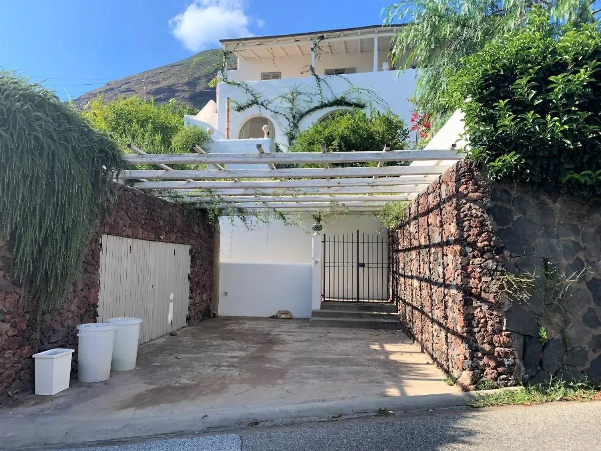 Villa Il Melograno Leni Holiday home