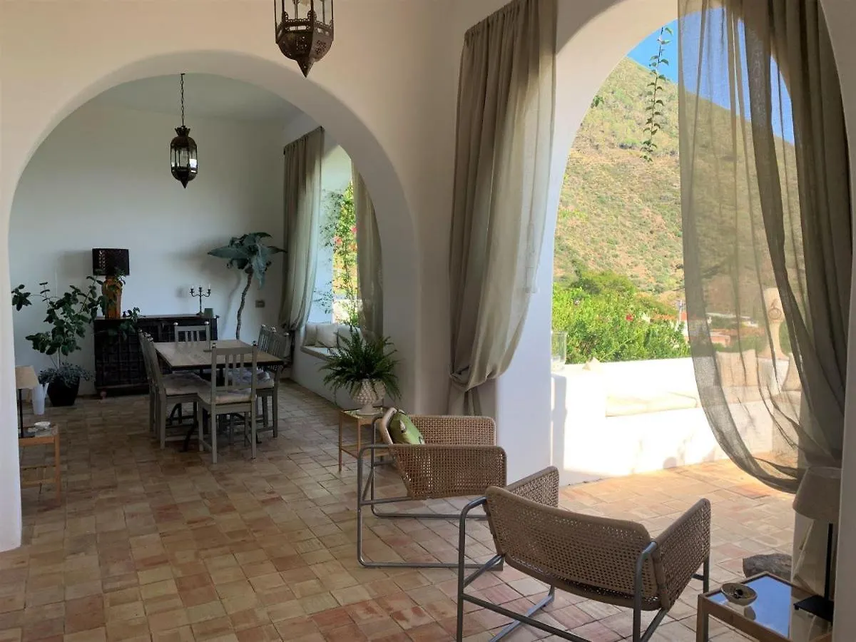 Villa Il Melograno Leni 0*,